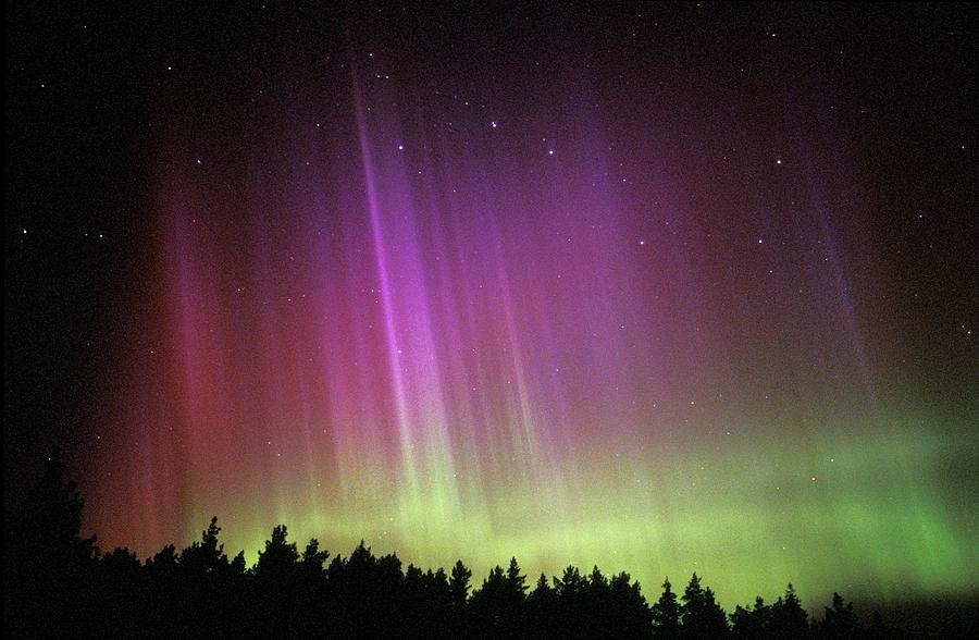 Aurora Borealis Photograph by Pekka Parviainen/science Photo Library ...