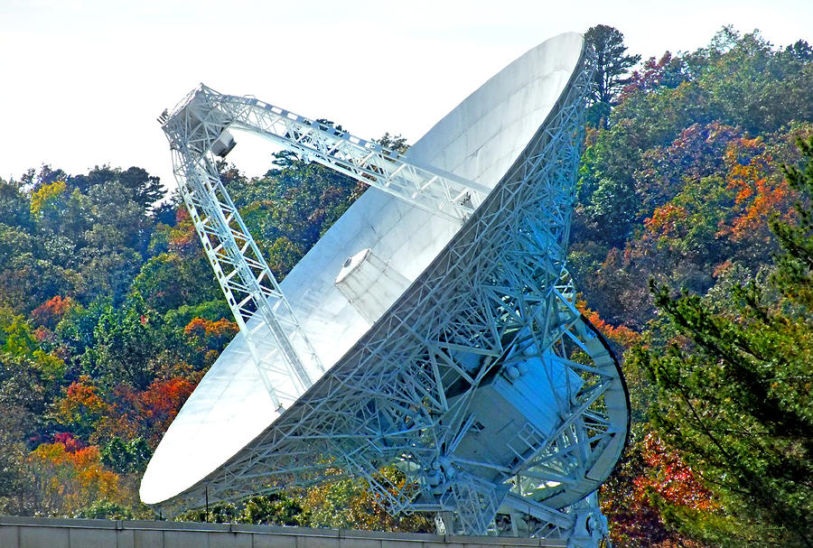 26 West Antenna Filtered Photograph by Duane McCullough