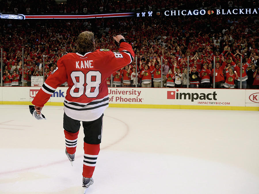 Patrick Kane Photograph - 2015 Nhl Stanley Cup Final - Game Six #3 by Dave Sandford