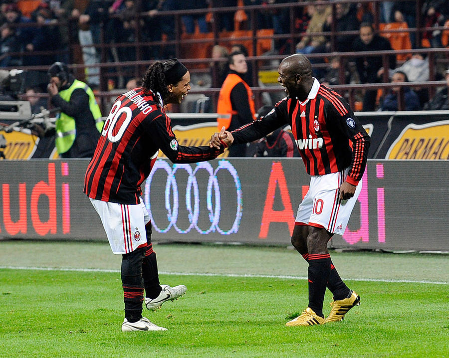AC Milan v AC Chievo Verona - Serie A Photograph by Claudio Villa AC Milan v AC Chievo Verona - Serie A Photograph by Claudio Villa