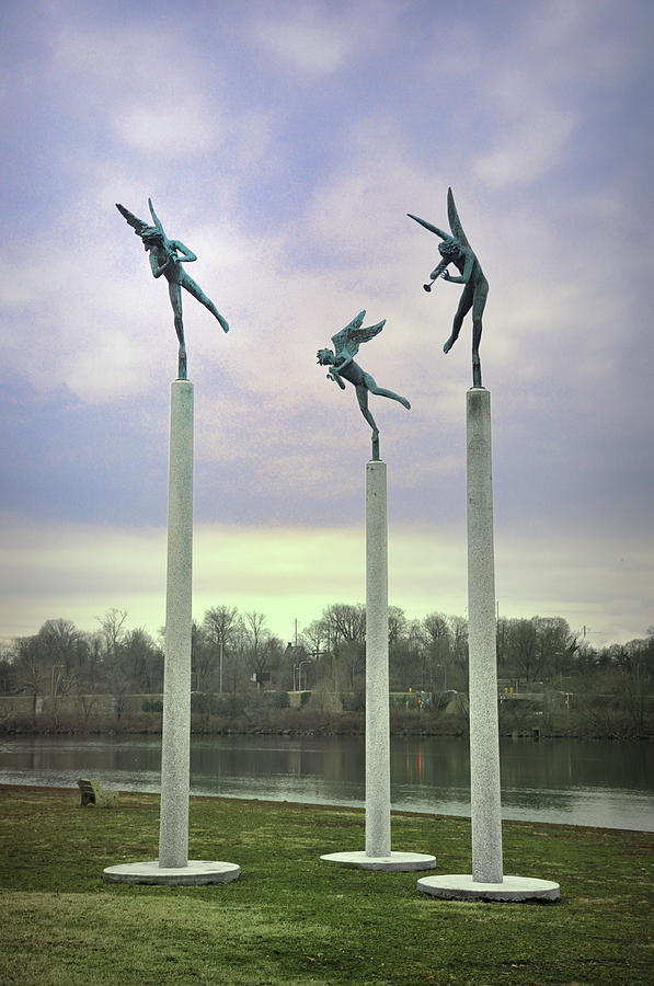 3 Angels Statue Philadelphia Photograph by Bill Cannon