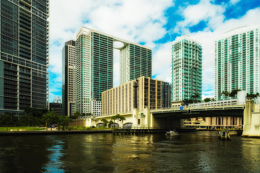 Downtown Miami Photograph by Raul Rodriguez