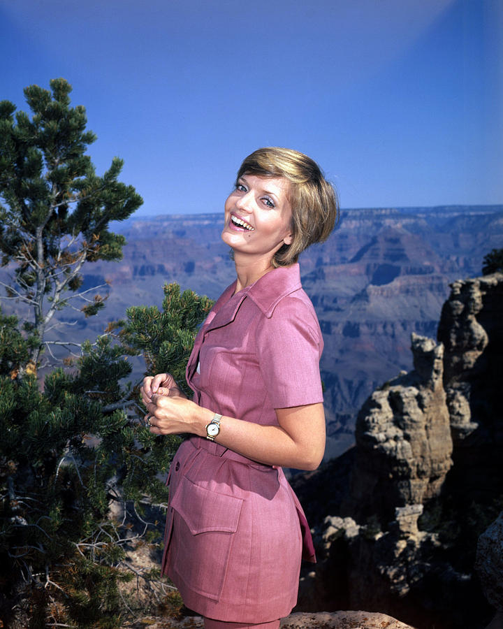 Florence Henderson in The Brady Bunch  #3 Photograph by Silver Screen