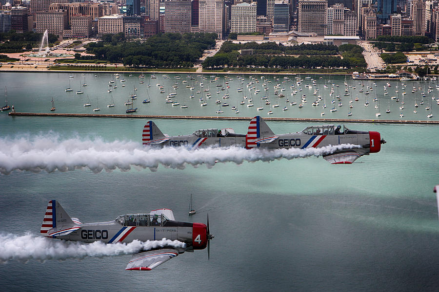 Chicago Photograph - GEICO Skytypers #3 by Jerome Lynch