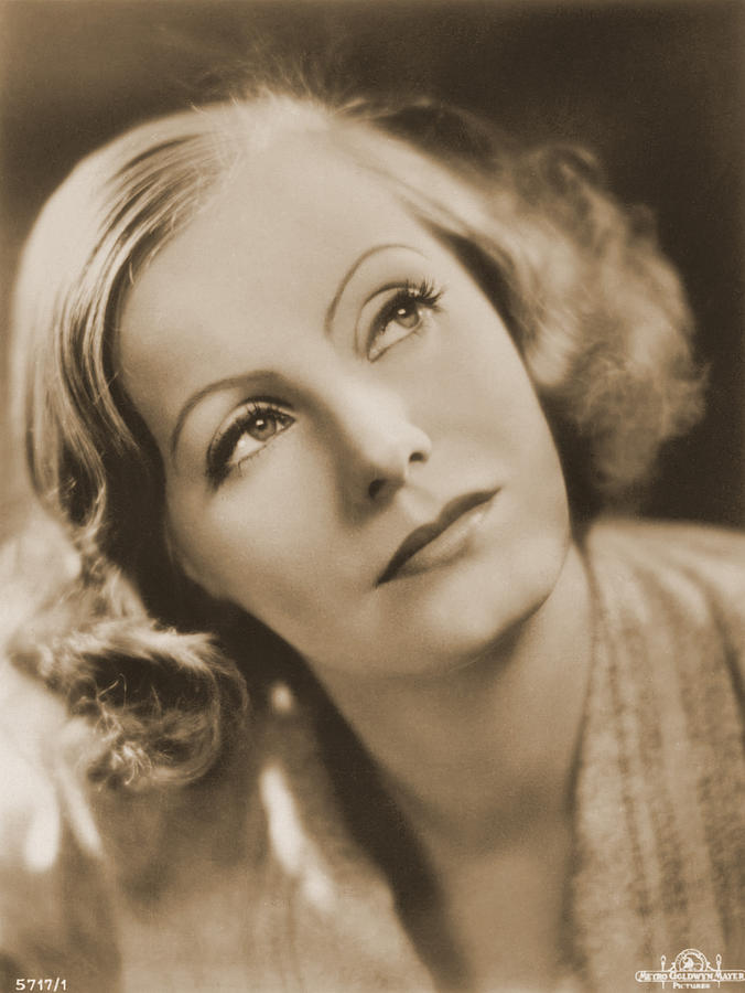 Greta Garbo, Hollywood Movie Star Photograph by Photo Researchers