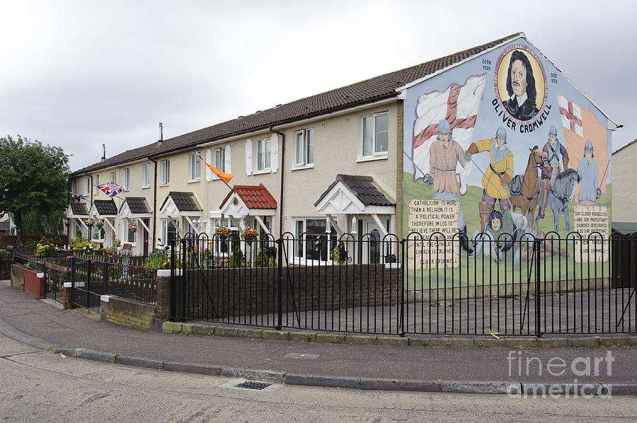 Mural In Shankill, Belfast, Ireland #3 Photograph by John Shaw
