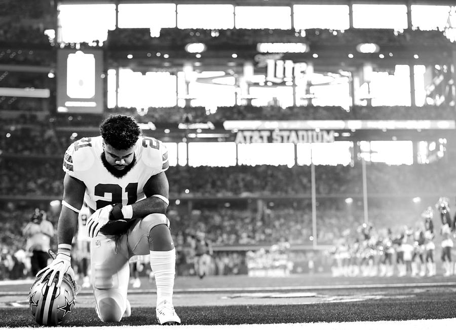 New York Giants Vs Dallas Cowboys Photograph by Tom Pennington New York Giants Vs Dallas Cowboys Photograph by Tom Pennington