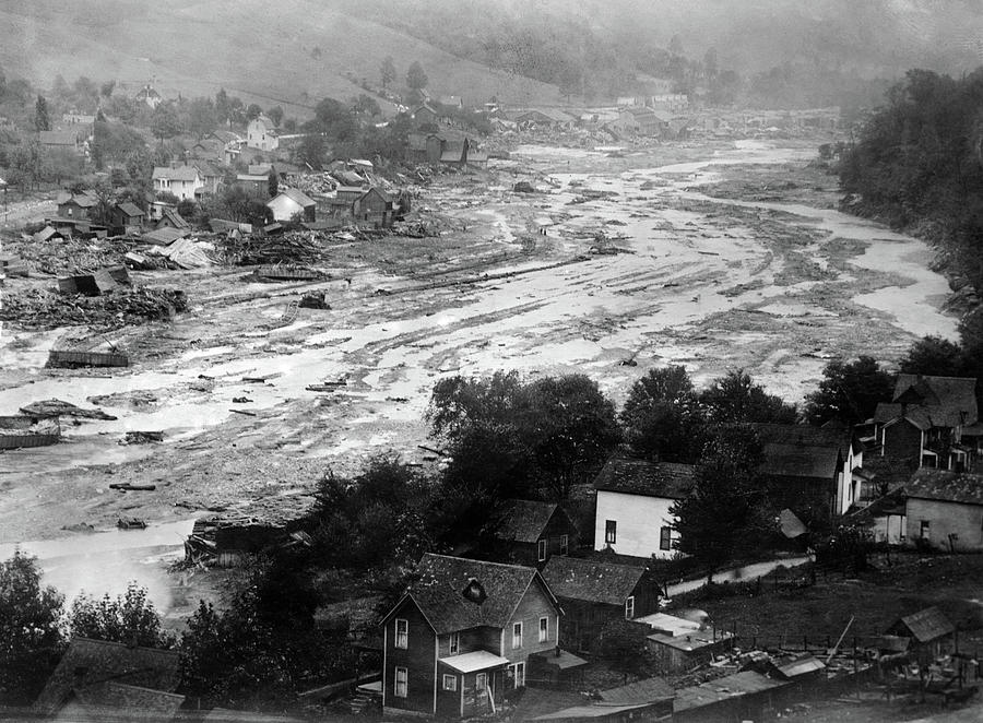 Pennsylvania Flood, 1911 #3 Photograph by Granger Pennsylvania Flood, 1911 #3 Photograph by Granger