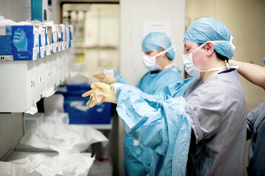 Preparing For Surgery Photograph By Jim Varney Science Photo Library