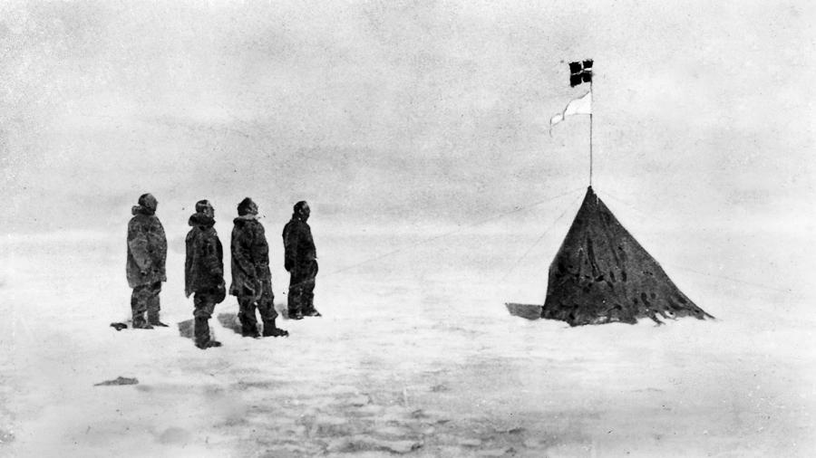 Roald Amundsen Photograph by Granger