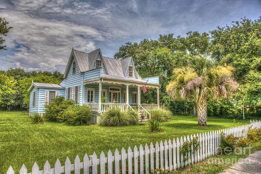 Sullivans Island Home Photograph by Dale Powell