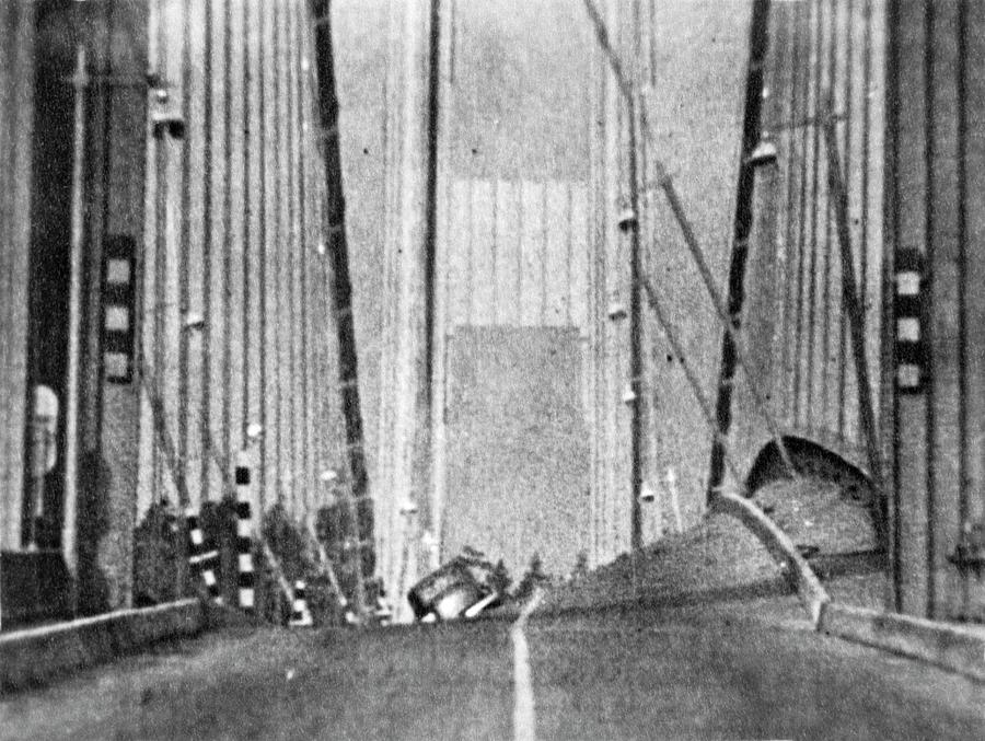 Tacoma Narrows Bridge Collapse #3 Photograph by Library Of Congress/science Photo Library