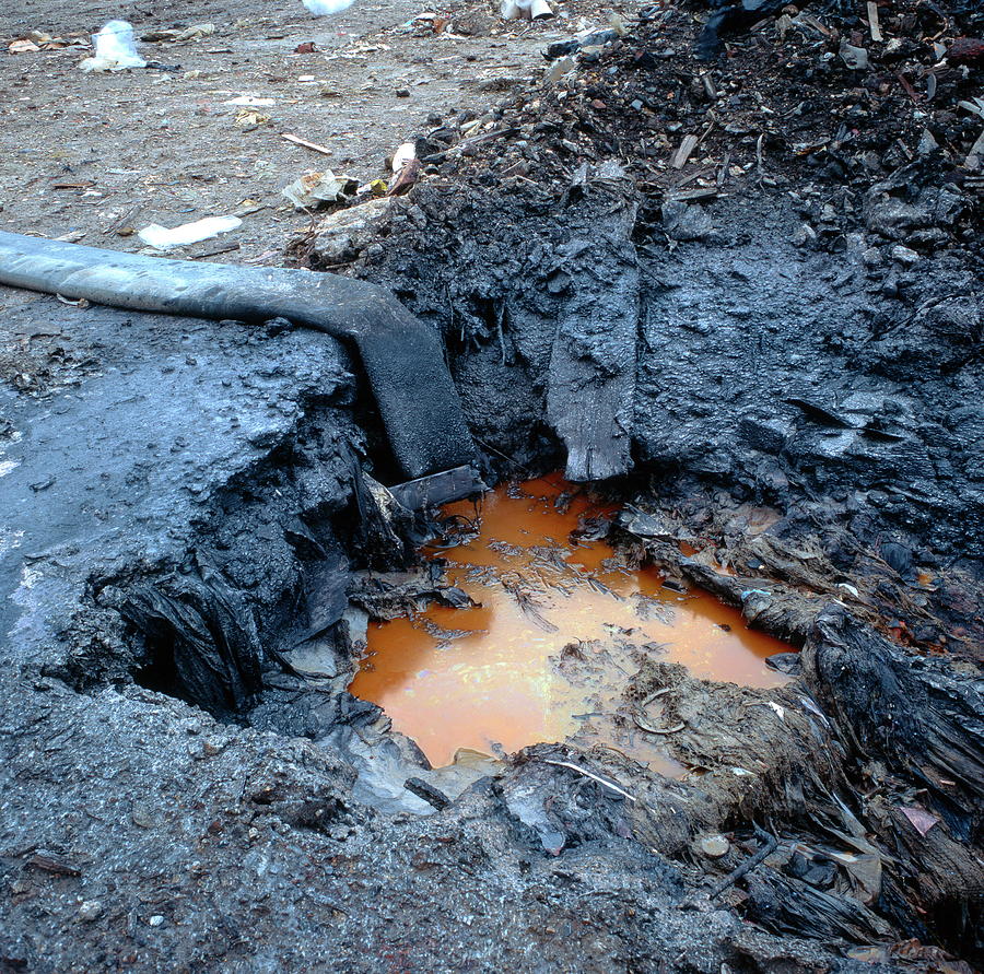 3-toxic-waste-dump-robert-brookscience-photo-library.jpg