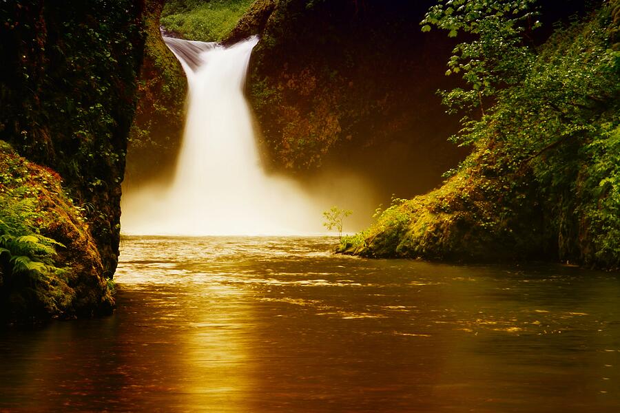 Upper Punch Bowl Falls Photograph by Jeff Swan
