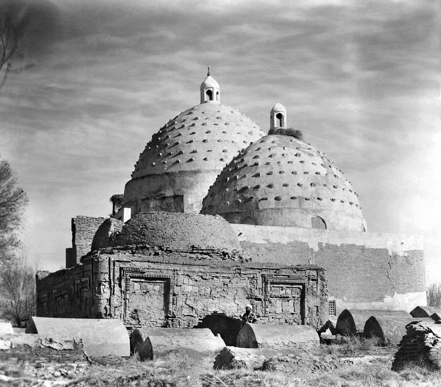 Uzbekistan Tomb, 1911 #3 Photograph by Granger