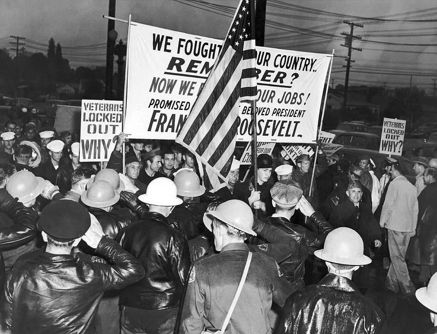 War Veterans Picket MGM Studio #3 Photograph by Underwood Archives