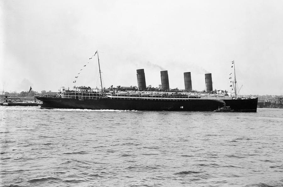 World War I Lusitania #8 Photograph by Granger