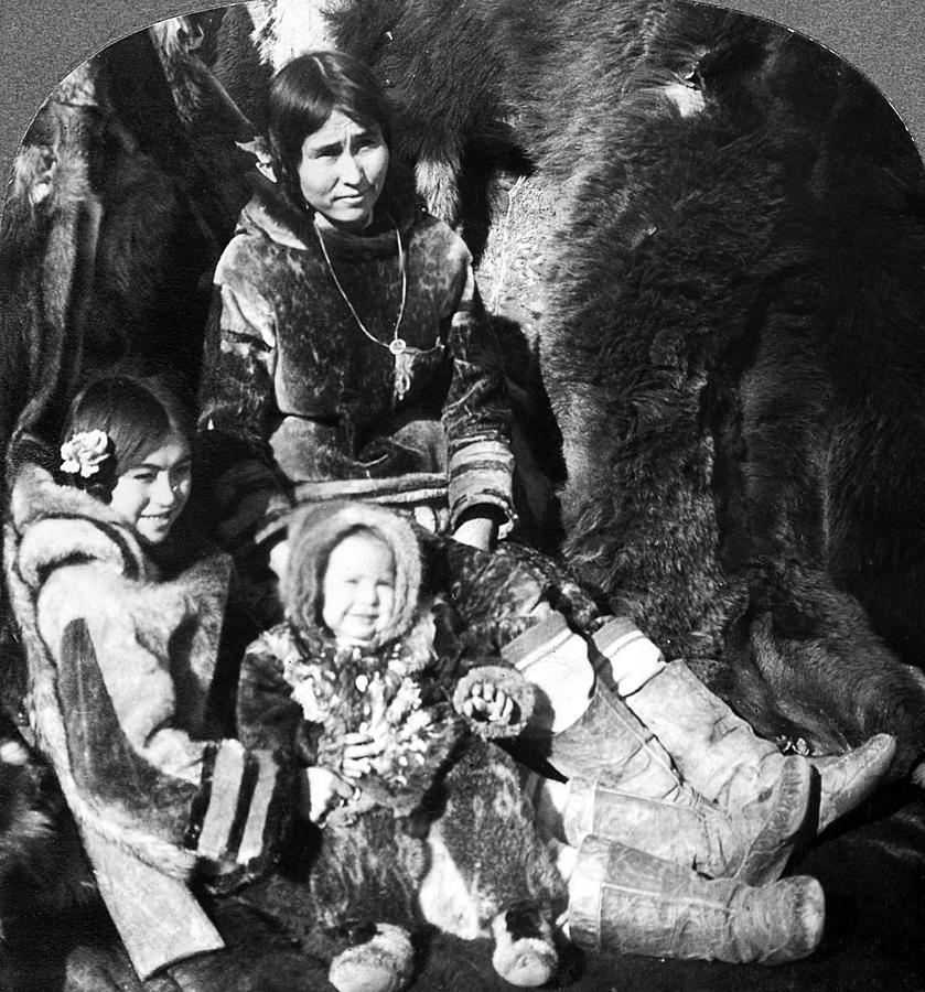 Worlds Fair Eskimos #3 Photograph by Granger