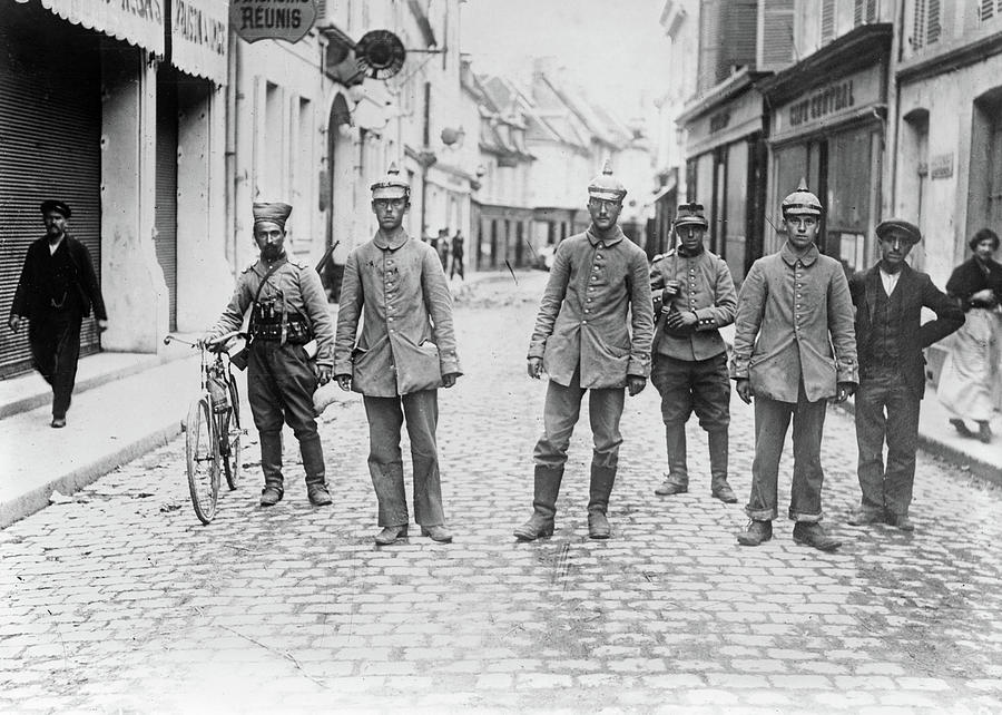 Wwi Prisoners Of War Photograph by Granger - Fine Art America