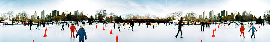 Central Park Photograph - 360 Degree View Of Tourists Ice by Panoramic Images