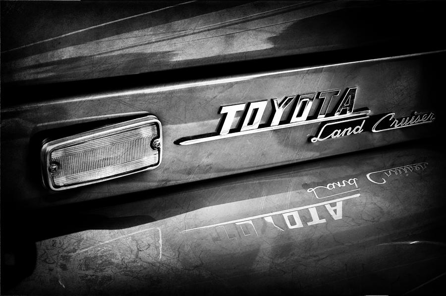 1970 Toyota Land Cruiser FJ40 Hardtop Emblem -0700ABW Photograph by Jill Reger