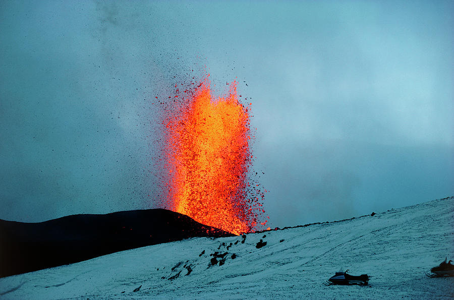 Iceland Photograph - Eruption Of Krafla Volcano #4 by Matthew Shipp/science Photo Library.