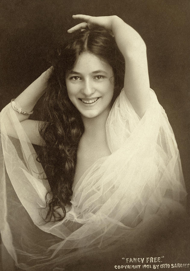 Evelyn Nesbit (1885-1967) Photograph by Granger