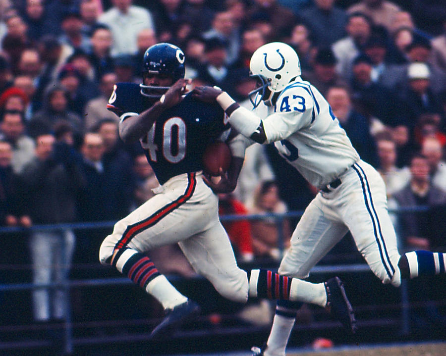 Gale Sayers #4 Photograph by Retro Images Archive