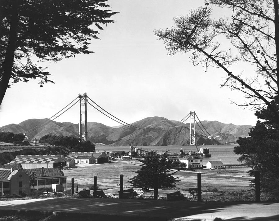 Golden Gate Bridge Photograph - Golden Gate Bridge Work #4 by Underwood Archives