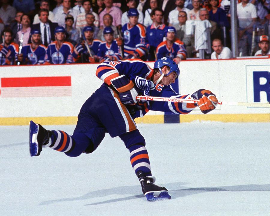 Gretzky #4 Photograph by B Bennett