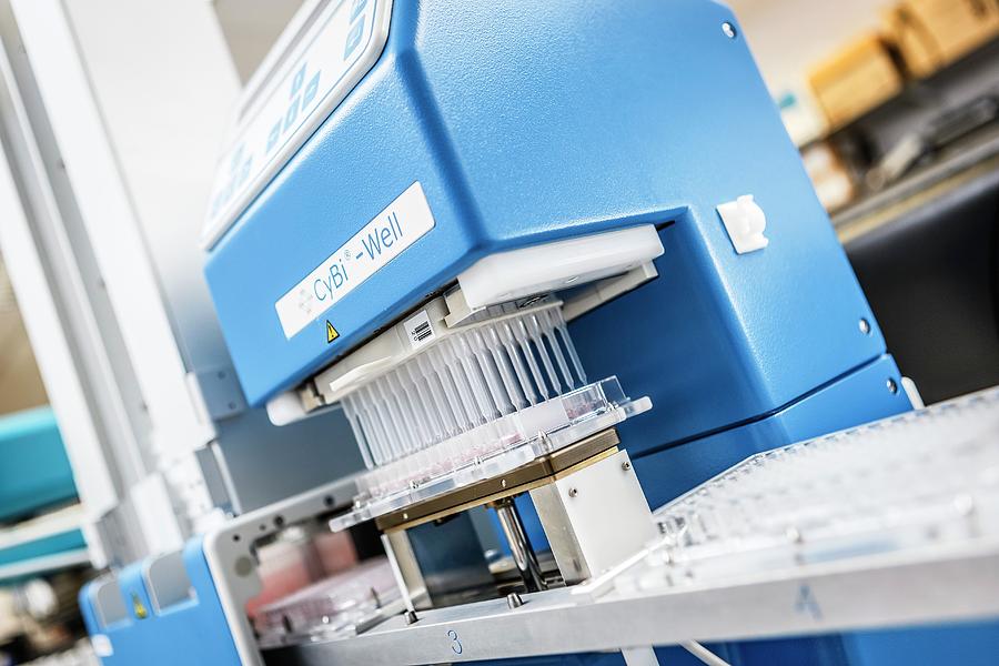 Device Photograph - High-throughput Screening Machine #4 by Gustoimages