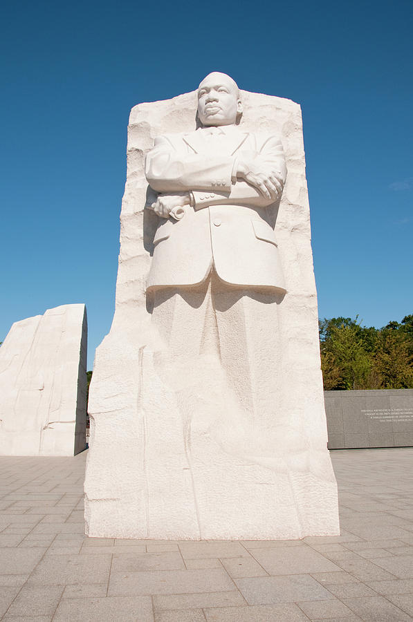 Martin Luther King Jr Memorial Photograph by Lee Foster