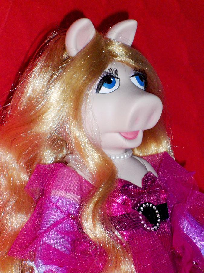 miss piggy porcelain doll
