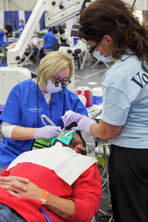 Mission Of Mercy Free Dental Clinic 4 Photograph by Jim West/science