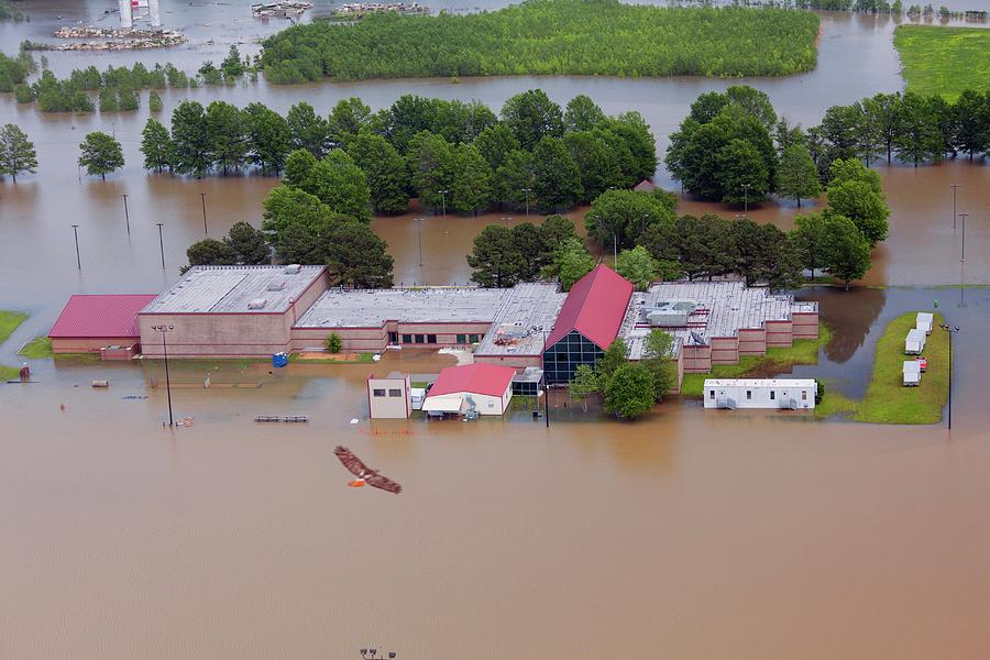 Mississippi River Floods Photograph By Jim Edds/science Photo Library ...