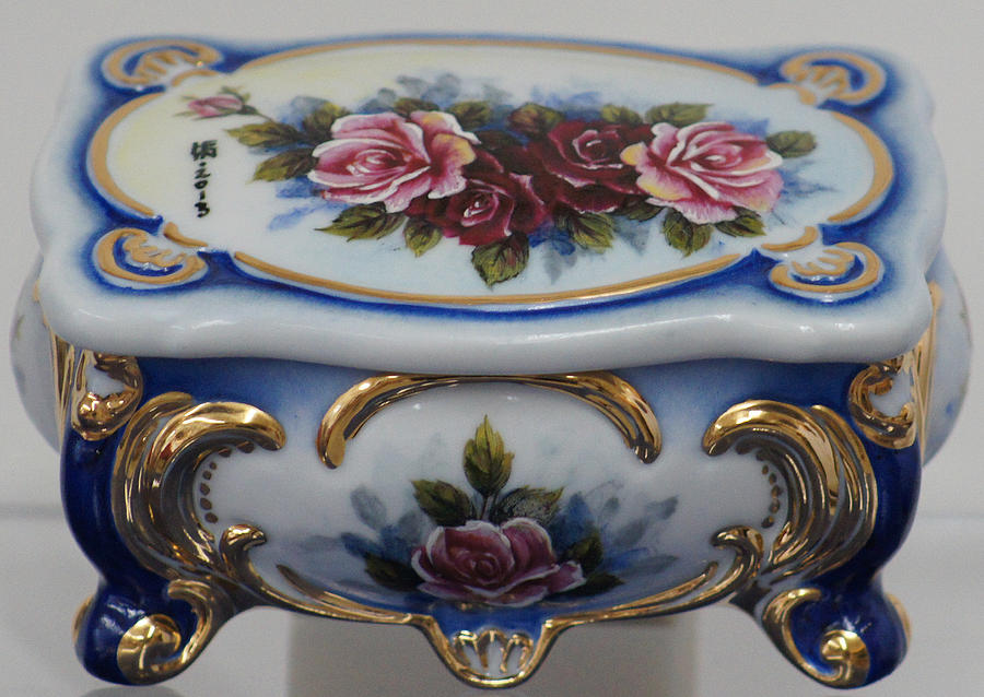 4 Roses Rect. Porcelain Box Ceramic Art by Shirley Heyn