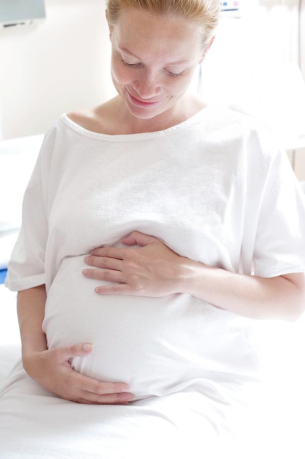 Pregnant Woman Photograph By Ian Hooton Science Photo Library Fine Art America