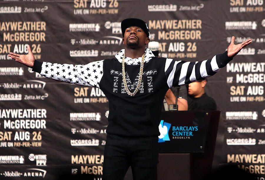Floyd Mayweather Jr. v Conor McGregor World Press Tour - New York #5 Photograph by Mike Lawrie