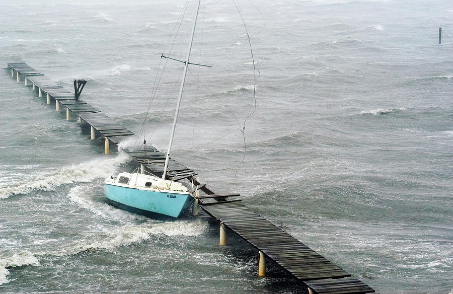Boat Photograph - Hurricane Frances #5 by Jim Reed/science Photo Library