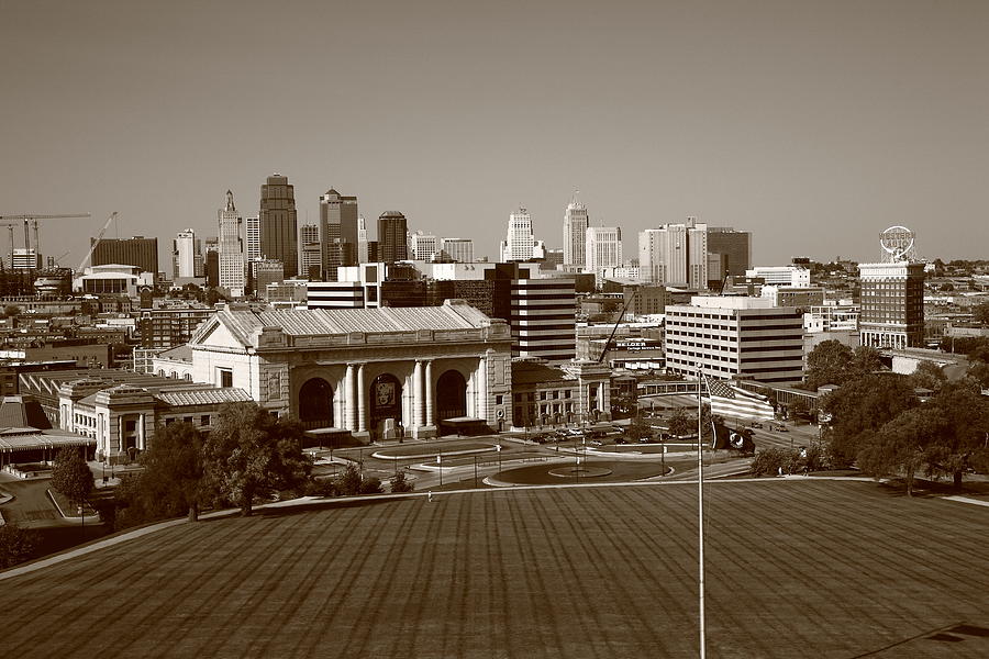 Kansas City Skyline #5 Photograph by Frank Romeo