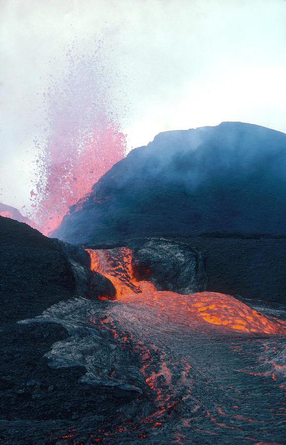 Kilauea Volcano Erupting, Hawaii #5 Photograph by Soames Summerhays