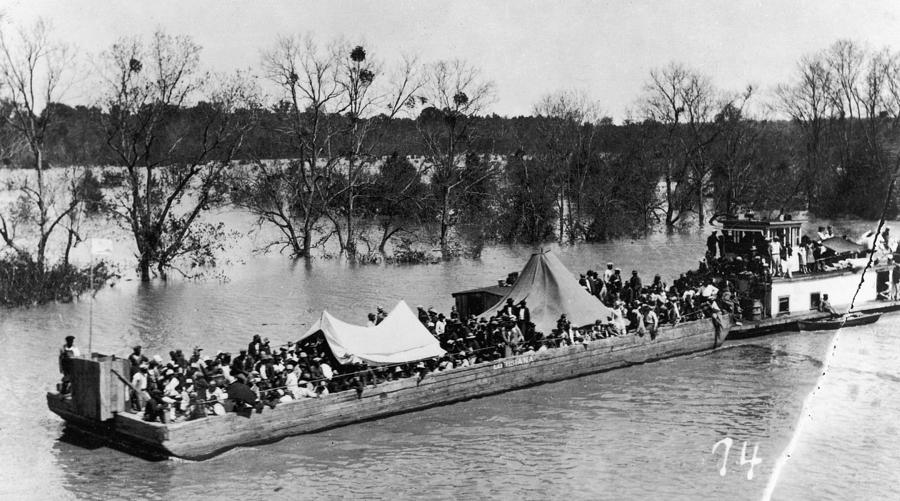 Mississippi Flood, 1927 #5 Photograph by Granger