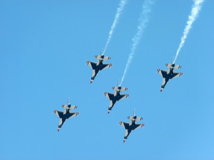 USAF Thunderbirds #5 Photograph by Jeff Lowe