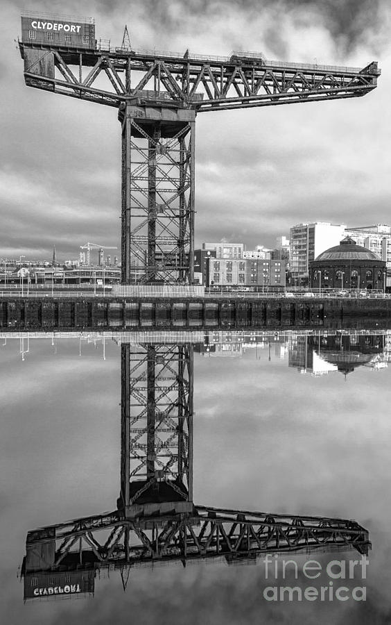 Glasgow Photograph - Finnieston Crane Glasgow #6 by John Farnan