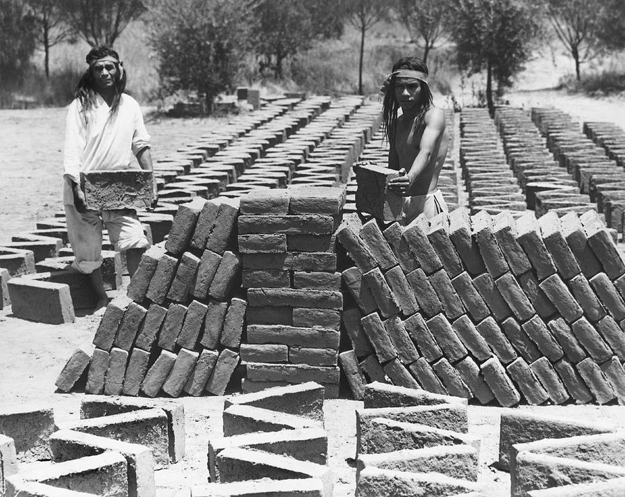 Indians Making Adobe Bricks #2 Photograph by Underwood Archives Onia