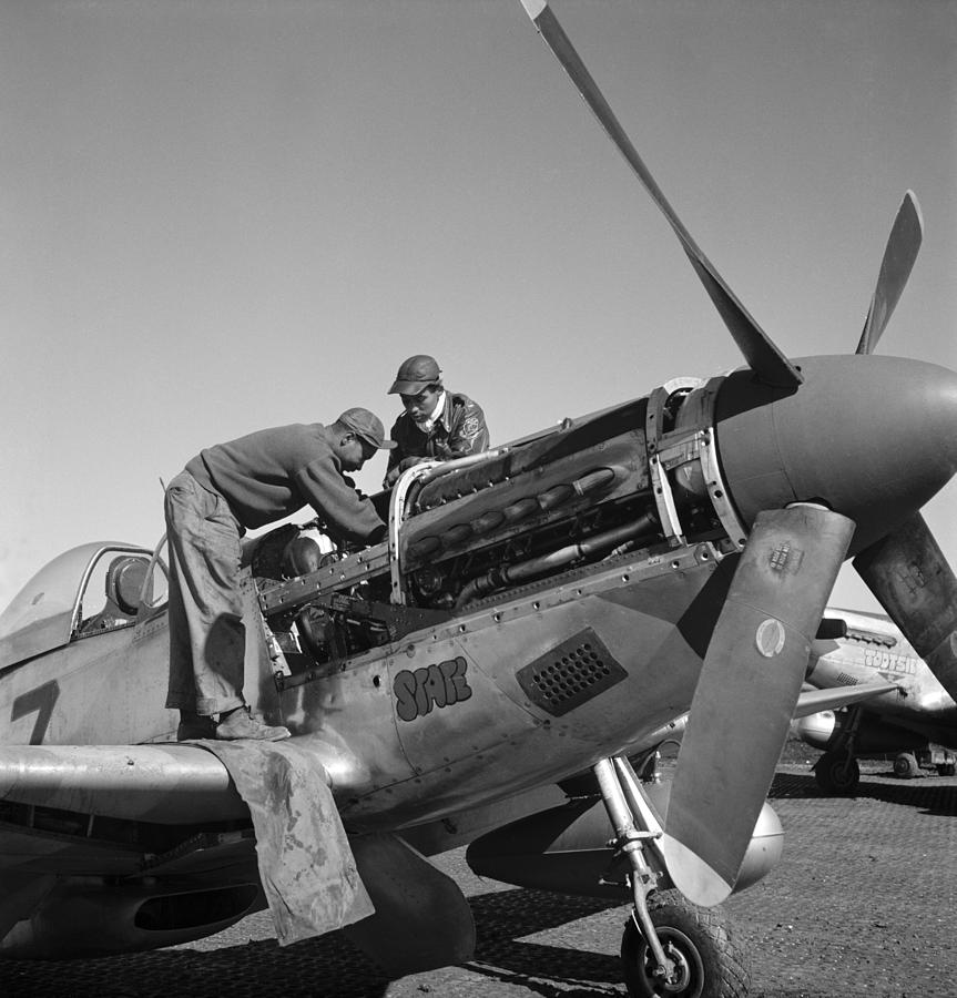 Tuskegee Airmen, 1945 #6 Photograph by Granger