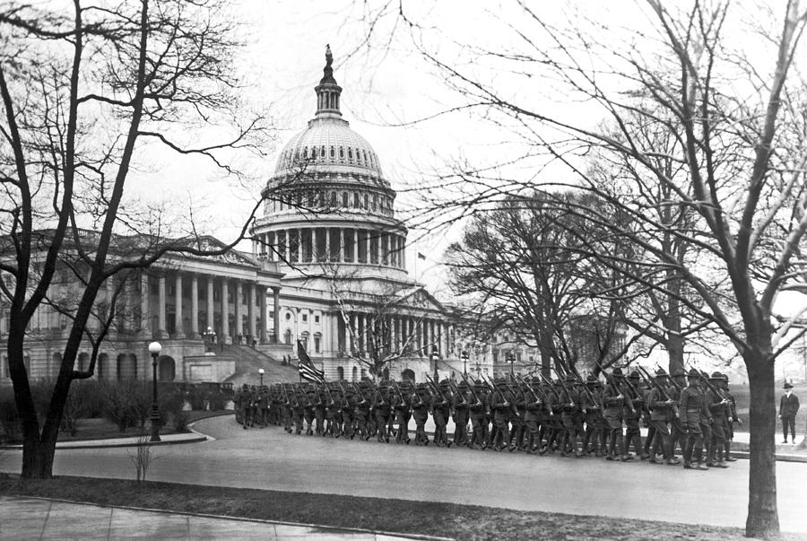 Capitol Building Photograph - 63rd Infantry Ready In DC by Underwood Archives