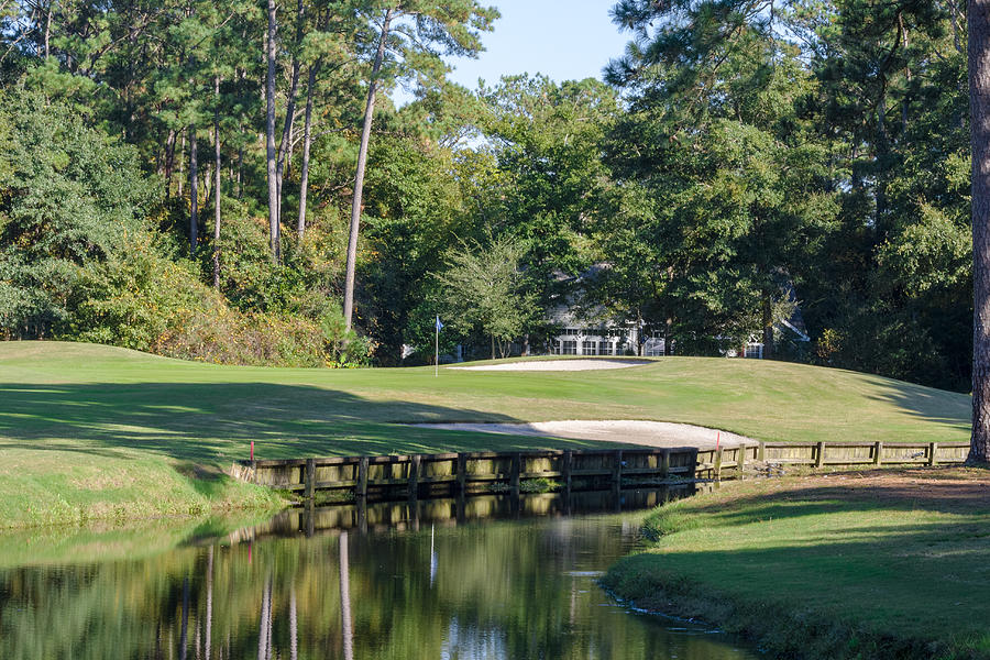 6th Hole at Litchfield C C Photograph by Ed Gleichman