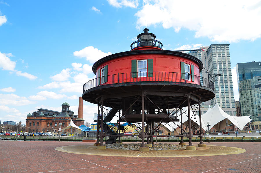 7  Ft  Knoll Lighthouse - Baltimore Harbor Photograph by Bill Cannon