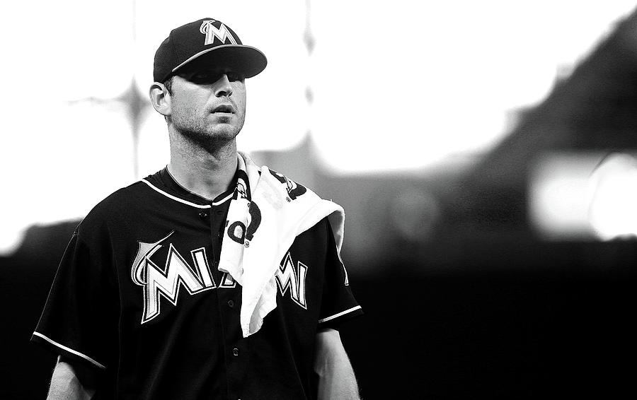 Atlanta Braves V Miami Marlins 8 Photograph by Mike Ehrmann Atlanta Braves V Miami Marlins 8 Photograph by Mike Ehrmann